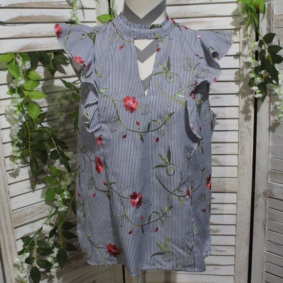 BCBGeneration Sleeveless Ruffle Embroidered Top (369) - Picture 3 of 9